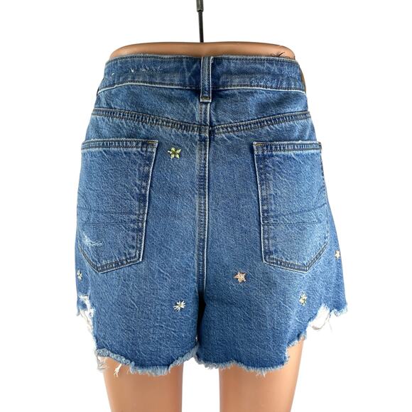 American Eagle Outfitters Blue Floral Embroidered Frayed Cutoff Denim Shorts 12 - Picture 2 of 3